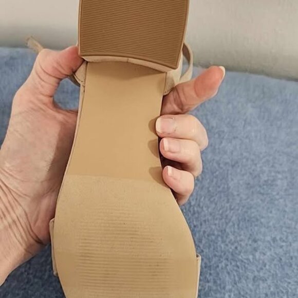 LOFT low heel faux suede sandals 7.5 - Picture 4 of 6